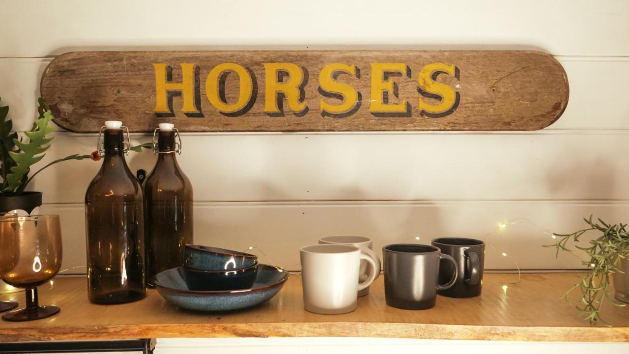 Quirky Vintage Horsebox Conversion With Stunning Views Of Ardingly Reservoir Balcombe Luaran gambar