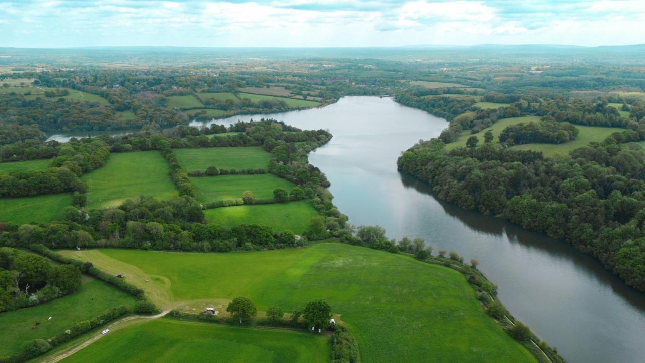 Quirky Vintage Horsebox Conversion With Stunning Views Of Ardingly Reservoir Balcombe Luaran gambar